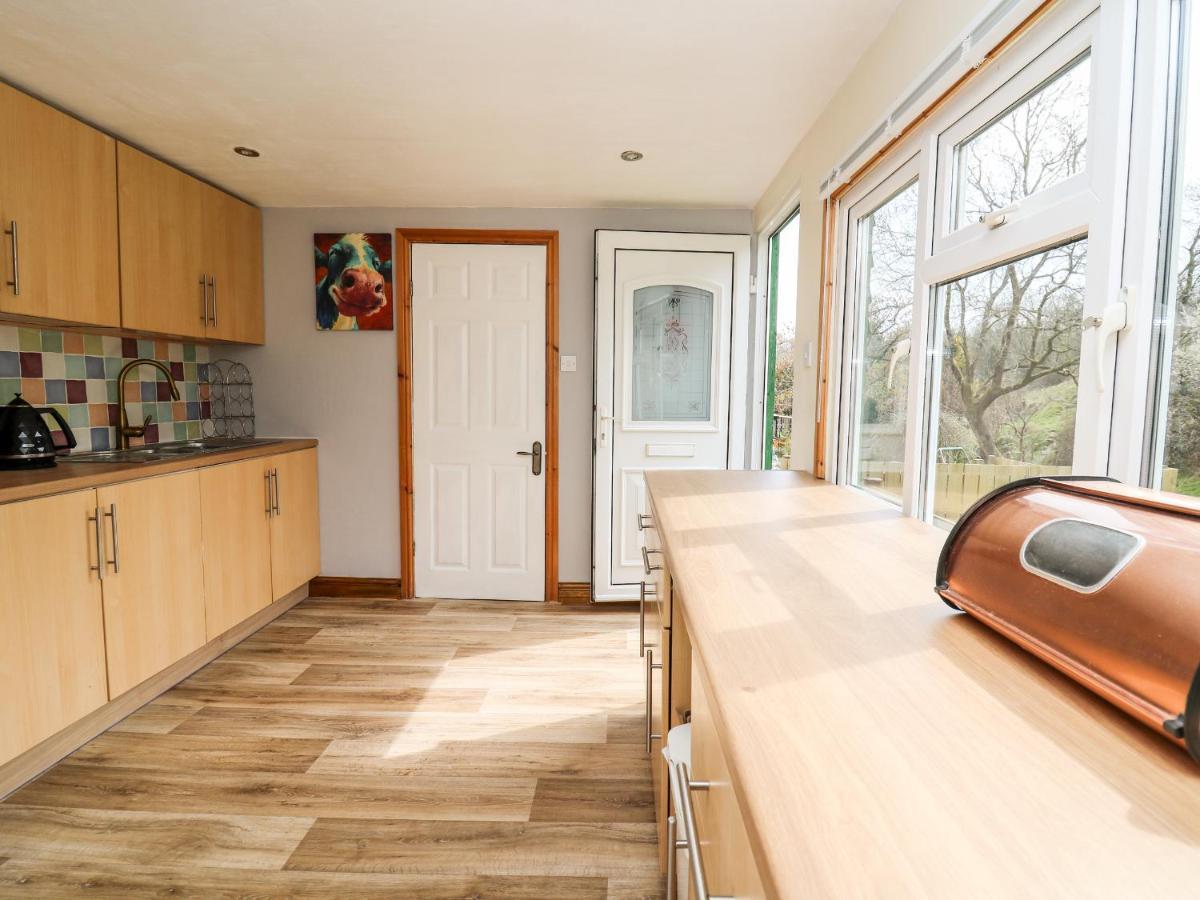 The Hen Pen Villa Llanfyrnach ภายนอก รูปภาพ