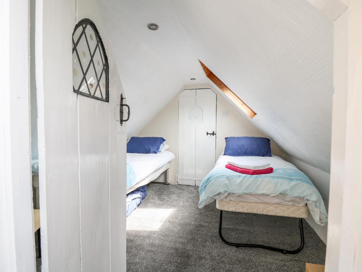 The Hen Pen Villa Llanfyrnach ภายนอก รูปภาพ